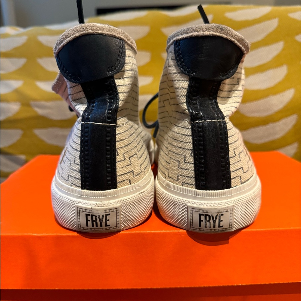 Frye Ludlow Mid-Top Off-White Canvas Print Sneakers - 9.5 US Men's - Picture 4 of 9